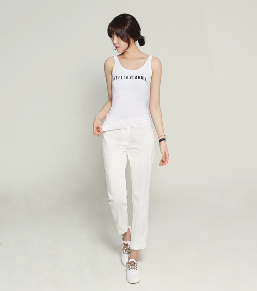 9 cách mix đẹp với quần trắng