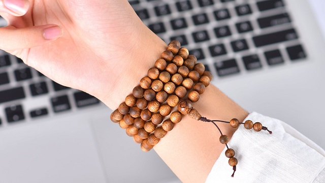 Cách chọn vòng tay trầm hương