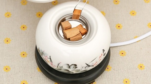 Cách đốt trầm hương miếng đúng chuẩn