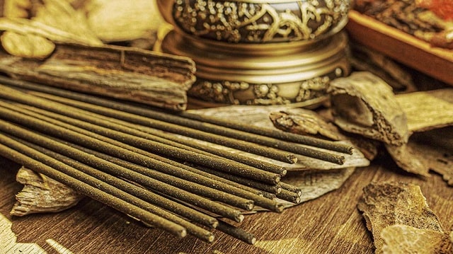 Hiểu về nhang trầm hương nguyên chất