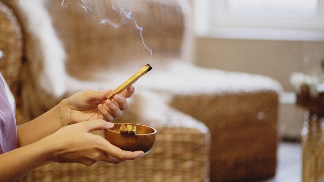 Hướng dẫn chi tiết cách xông nhà mới khi Nhập trạch