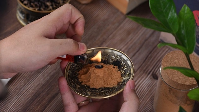 Lý do trầm hương được sử dụng khi thiền định