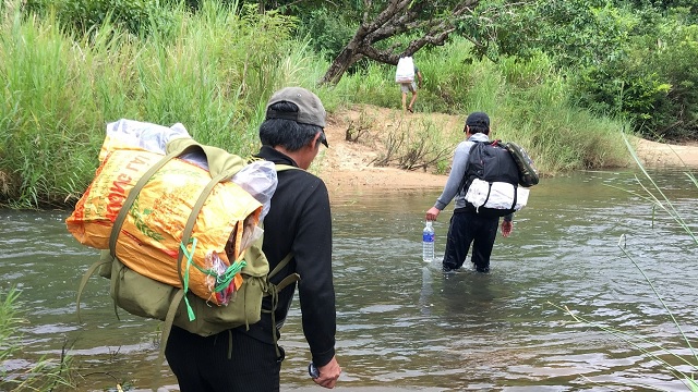 Nghề phu trầm: Hành trình đầy rủi ro để săn lùng 