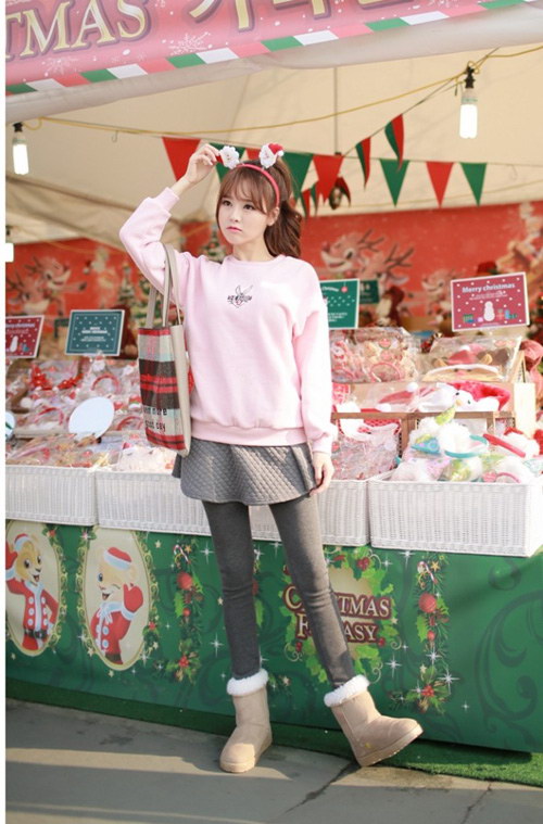 Trẻ trung hơn với quần legging giả váy