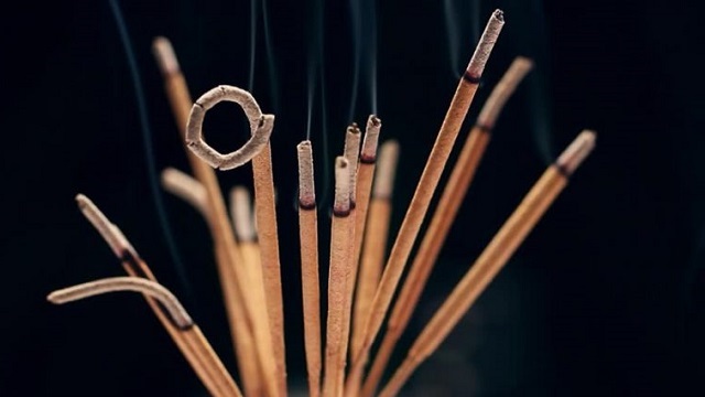 Tại sao nên sử dụng nhang trầm hương sạch?