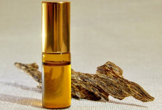 Tinh dầu trầm hương cho cuộc sống an nhiên