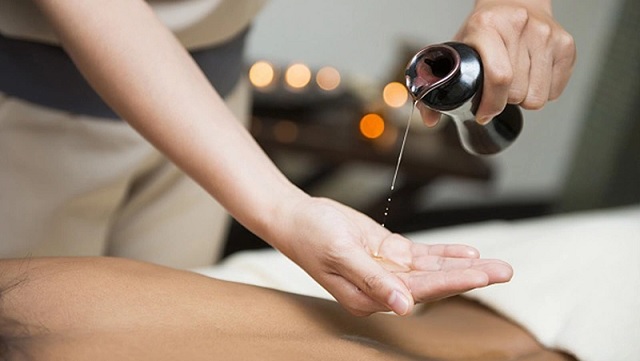 Tinh dầu trầm hương - Món quà quý giá từ thiên nhiên