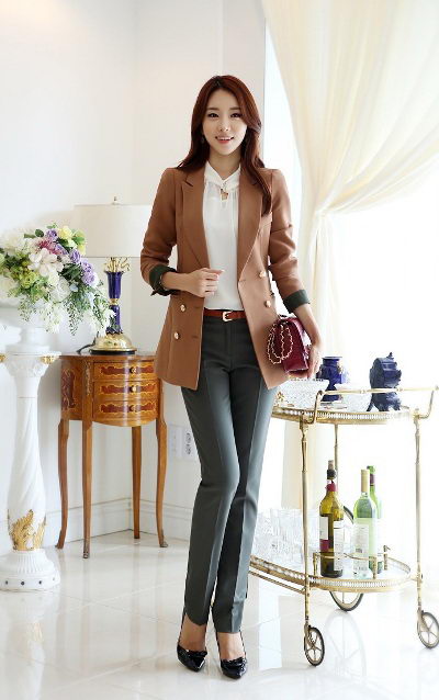 Trẻ trung với áo vest nữ công sở