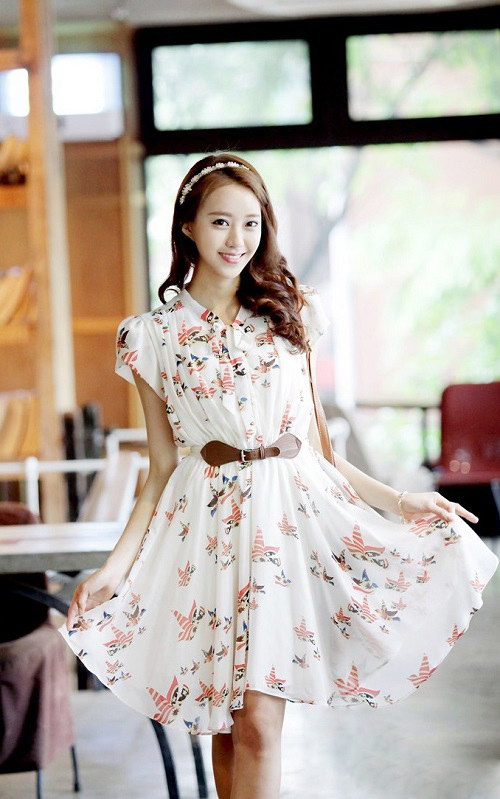Duyên dáng váy xòe thắt đai