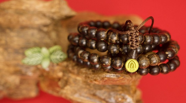 Vòng tay trầm hương 27 hạt