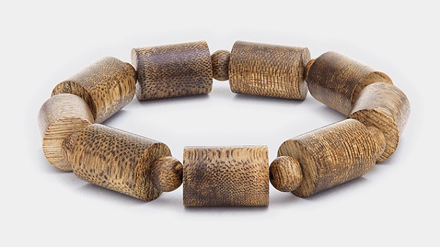 Vòng tay trầm hương đốt trúc