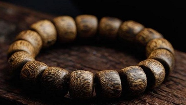 Ý nghĩa phong thủy của vòng tay trầm hương